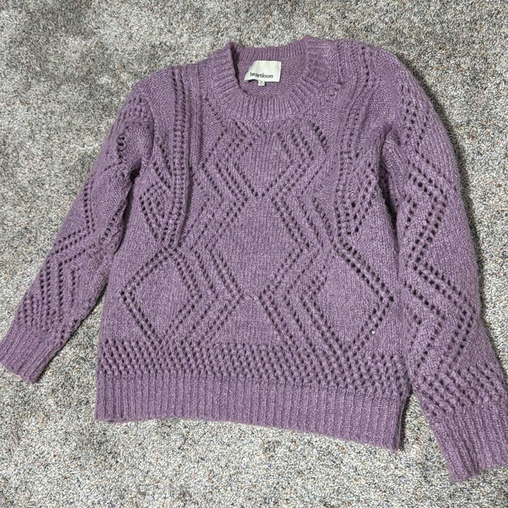 GUC purple sweater size M